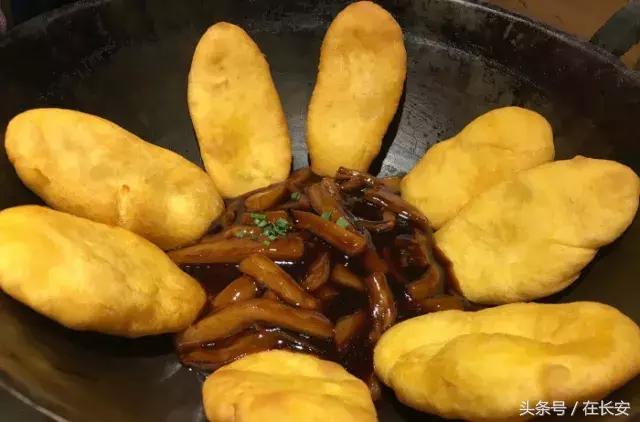 吃小龙虾一口一个好吃的,西安一生必吃的小龙虾