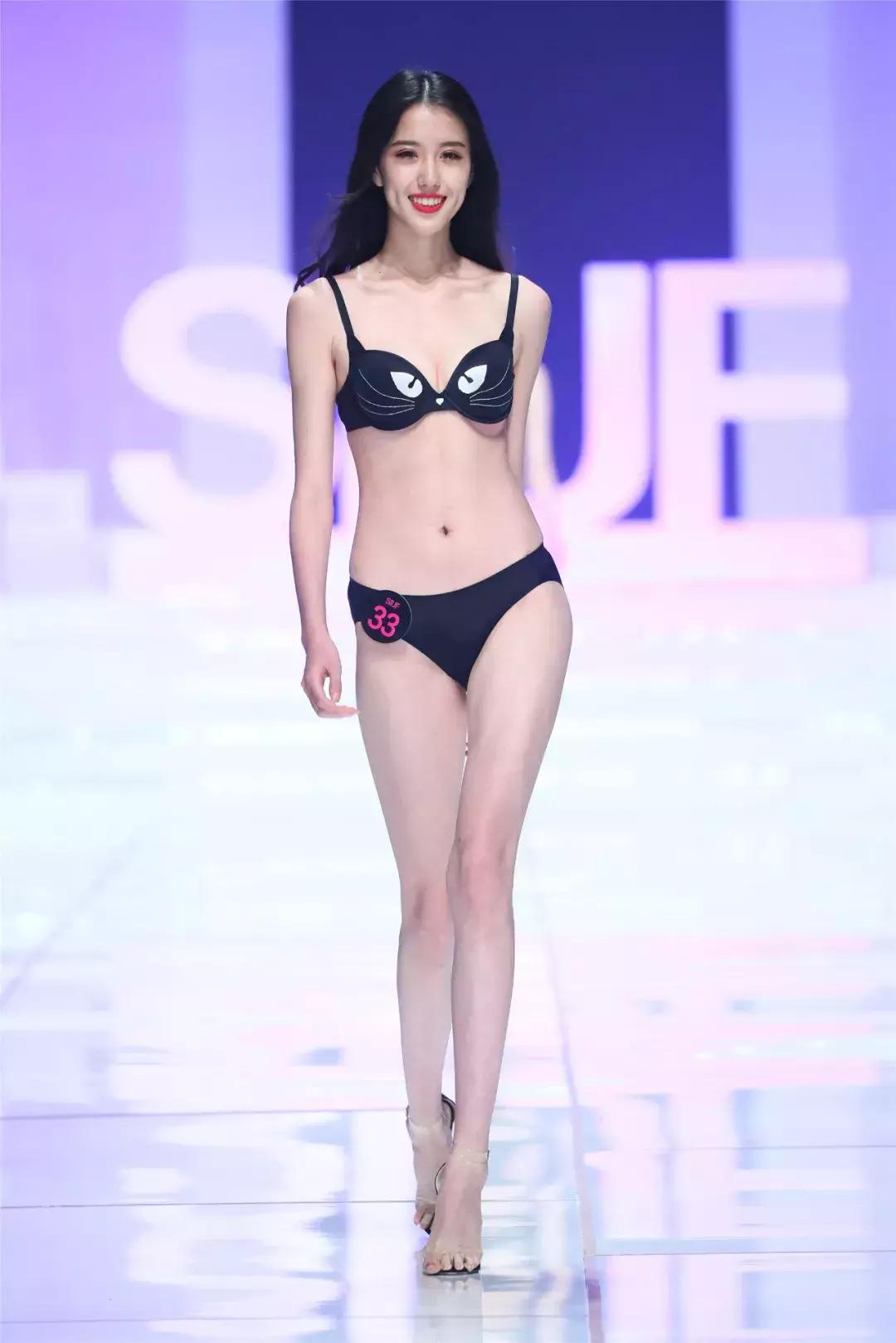 尘埃落定，是她摘得了SIUF超模“天使之冠”！