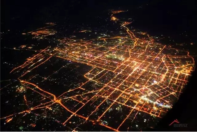 不用秉烛夜游的我们，有多幸运？