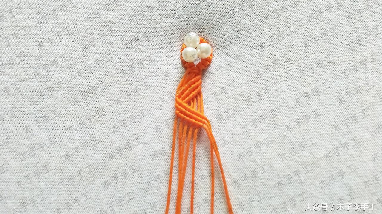 红绳编手链教程简单好看,用一根细红绳编简单手链