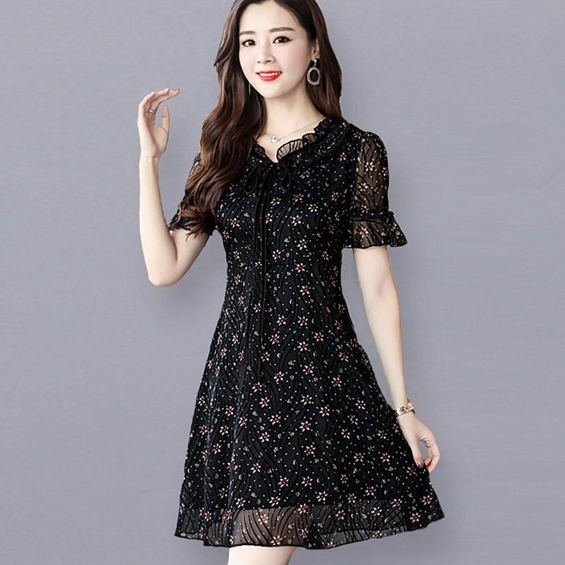 碎花连衣裙穿起来显胖有什么方法,骨架大肩宽胯宽秋天穿碎花裙效果