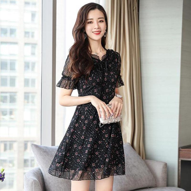 碎花连衣裙穿起来显胖有什么方法,肩宽女生适合的长袖碎花雪纺上衣