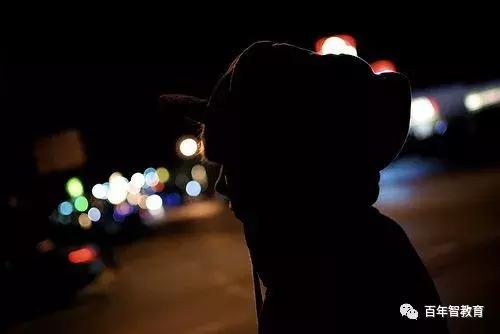 在深圳过着没有朋友的孤独生活,在深圳都做什么工作