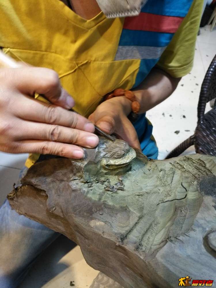 遵义金丝楠阴沉木茶台主人椅,金丝楠阴沉木自然造型茶台