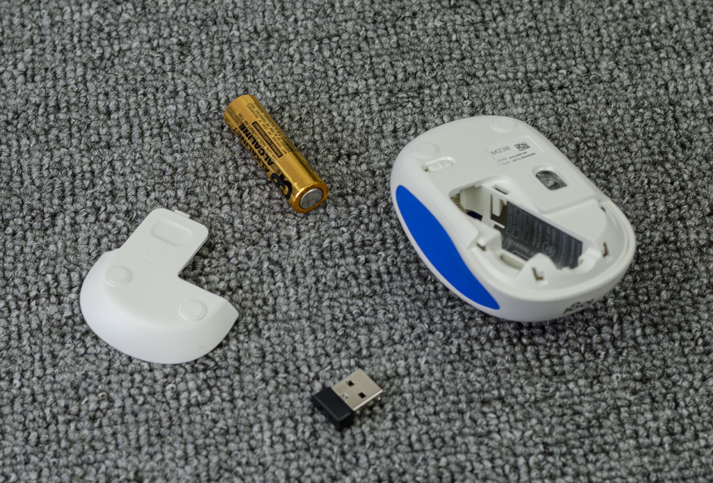 罗技m330无线鼠标推荐,罗技m240鼠标测评