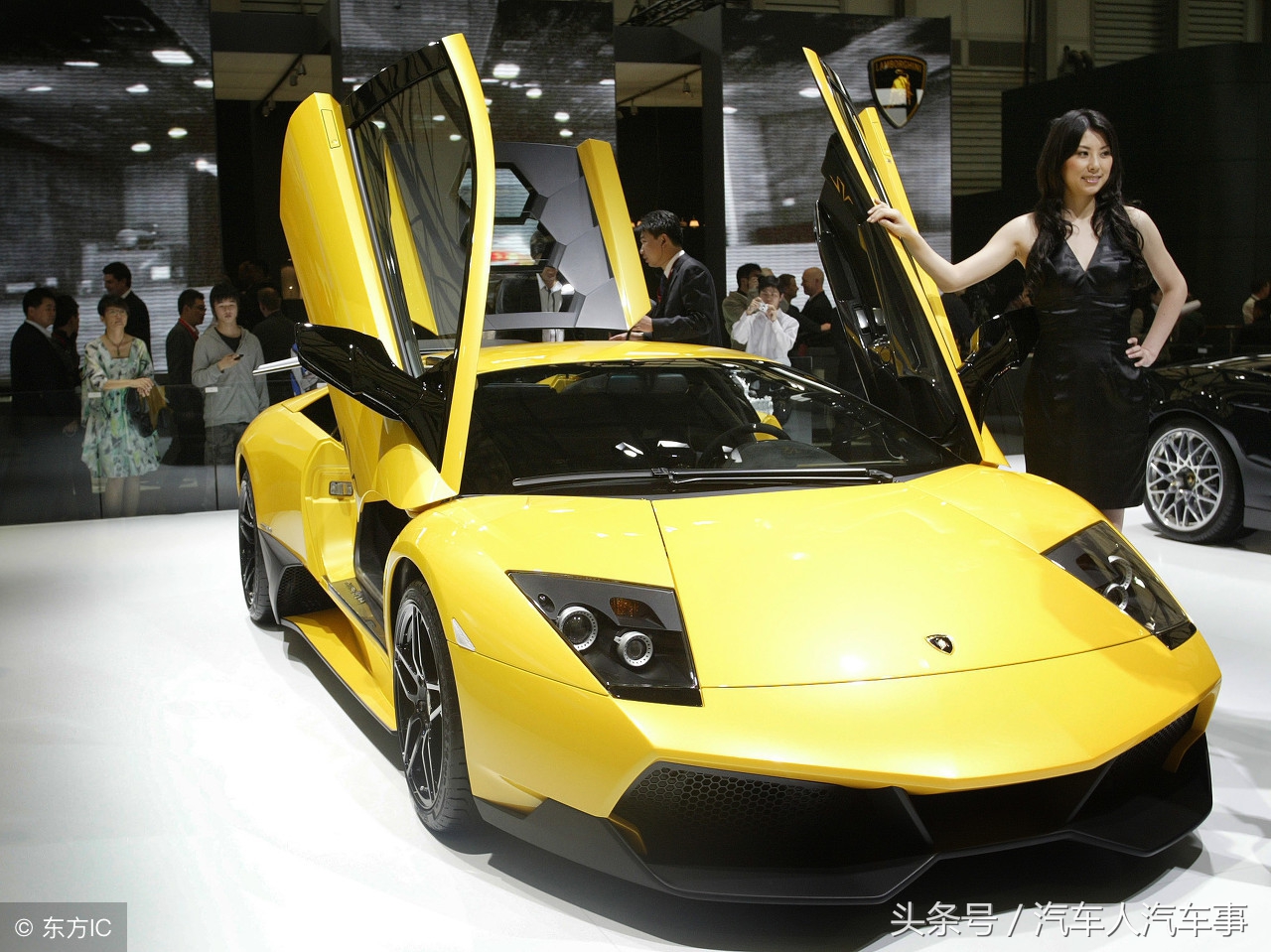 新车4s店要行驶证说要录入系统,4s店上牌要求拿走身份证原件