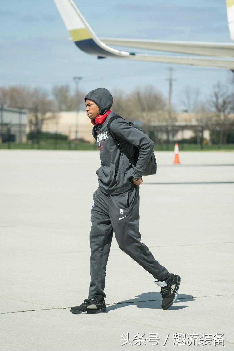 NBA季后赛球星场下穿搭盘点