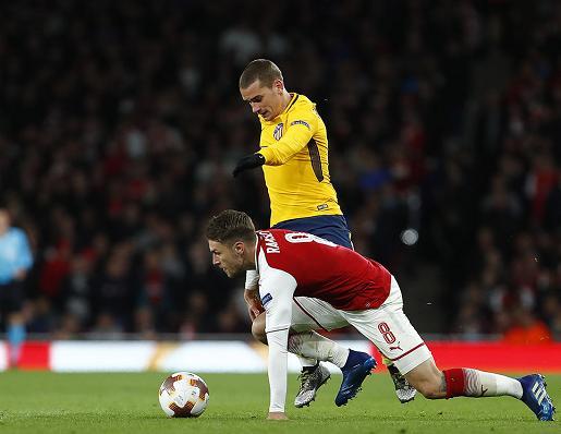 本赛季前三内战阿森纳4战2胜2平,阿森纳争四关键战客场再输球