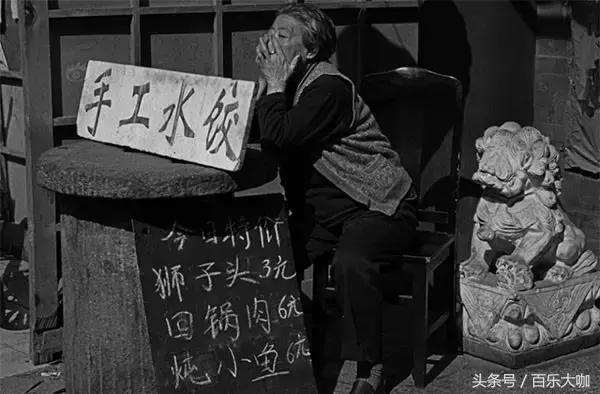 80年代的北京还不堵车车辆很少,80年代的北京牌汽车