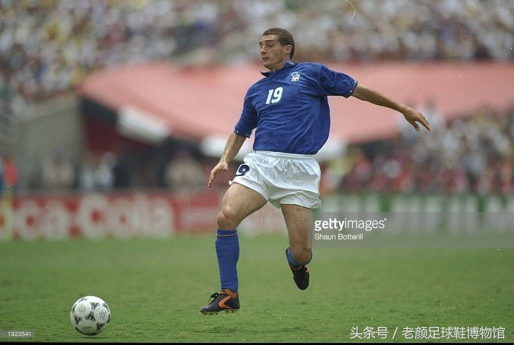 1994世界杯足球鞋回顾视频,2010世界杯足球鞋款式