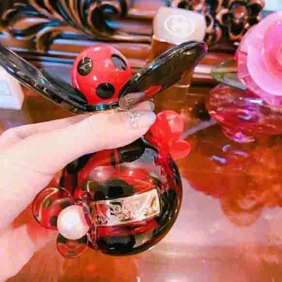 春夏香水怎么挑选合适女士,适合春夏的女士香水推荐