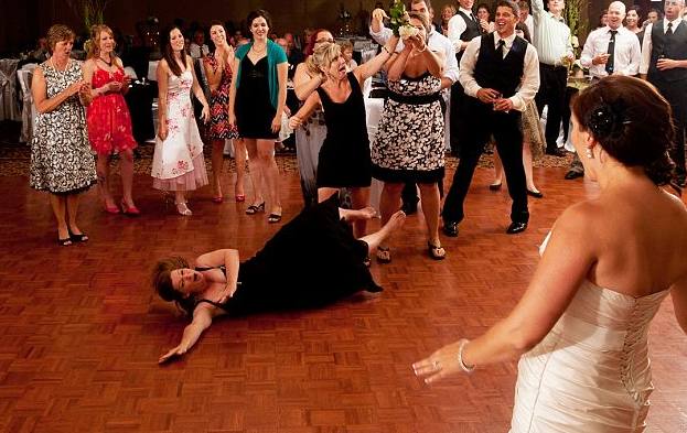 前任结婚邀请你参加婚礼你会去吗,前任请你去参加他婚礼怎么回答