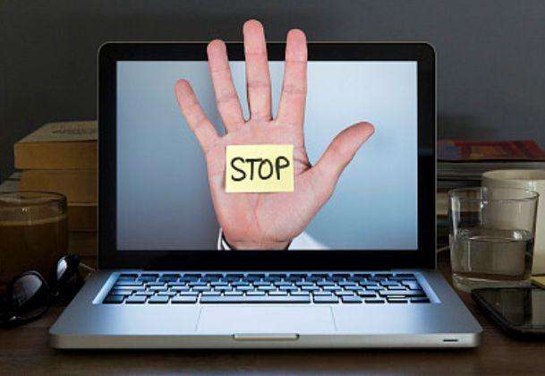 面对网贷暴力催收怎么投诉,面对网贷暴力催收该怎么办