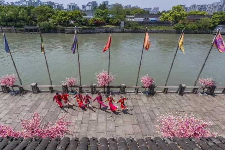 鐣叉棌椋庢儏鎽勫奖,杩愭渤鐣旂殑缇庢櫙