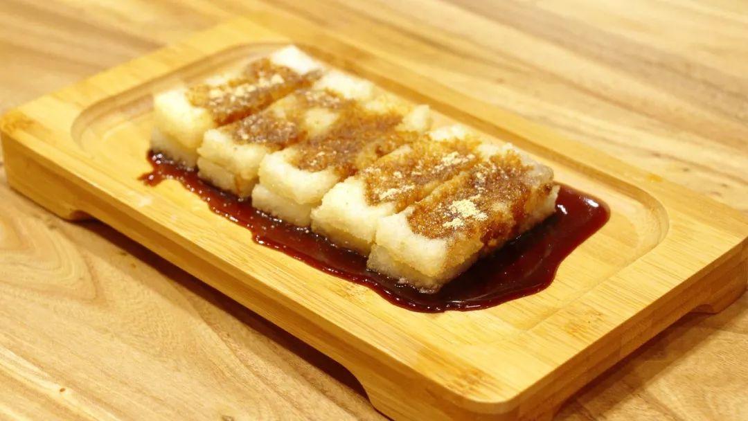 穿梭于苏城的猫大侠，举着鱼票正到处找你！