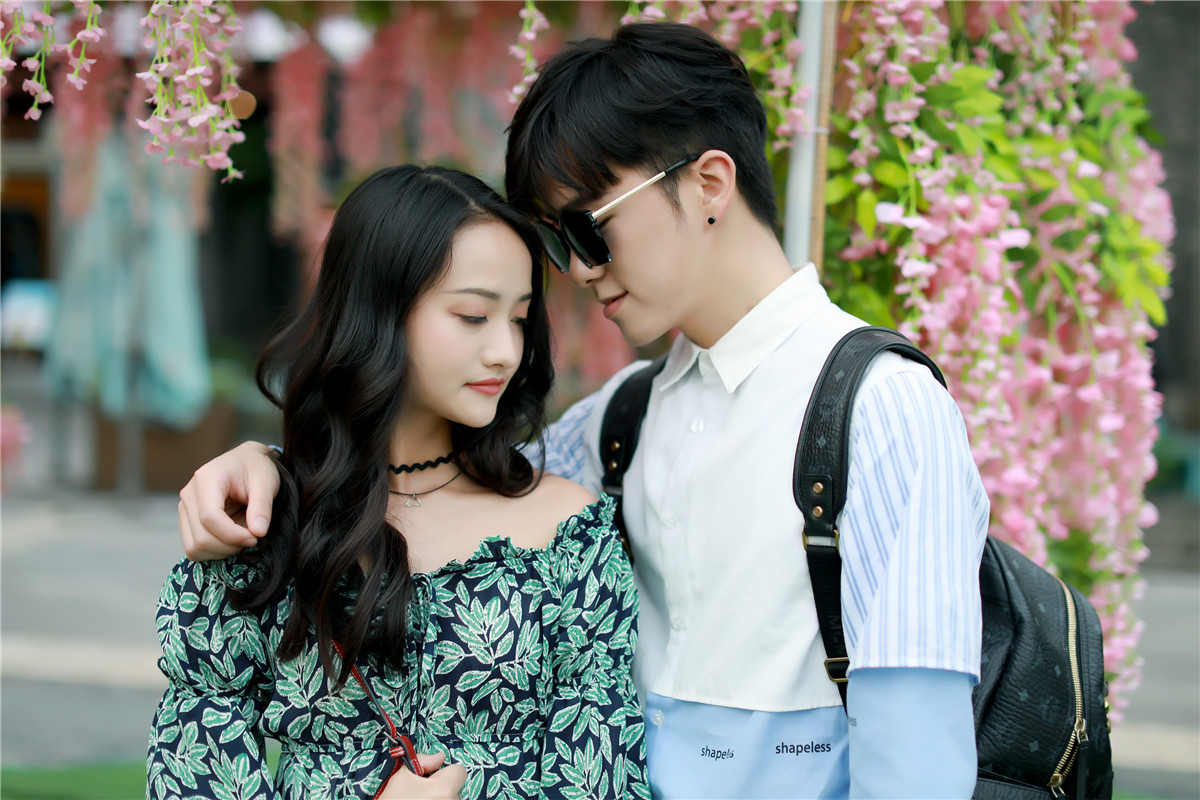 重庆小情侣秀恩爱,重庆小情侣旅游