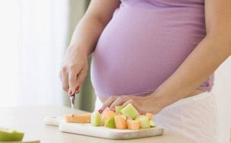 孕妇前三个月吃什么水果对胎儿好,孕妇吃什么水果对胎儿大脑发育好