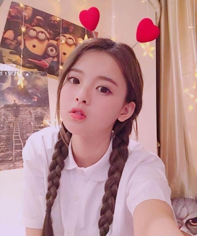 《101》黑幕怕是她？“女版董岩磊”杨超越穷傻白甜能走多远？