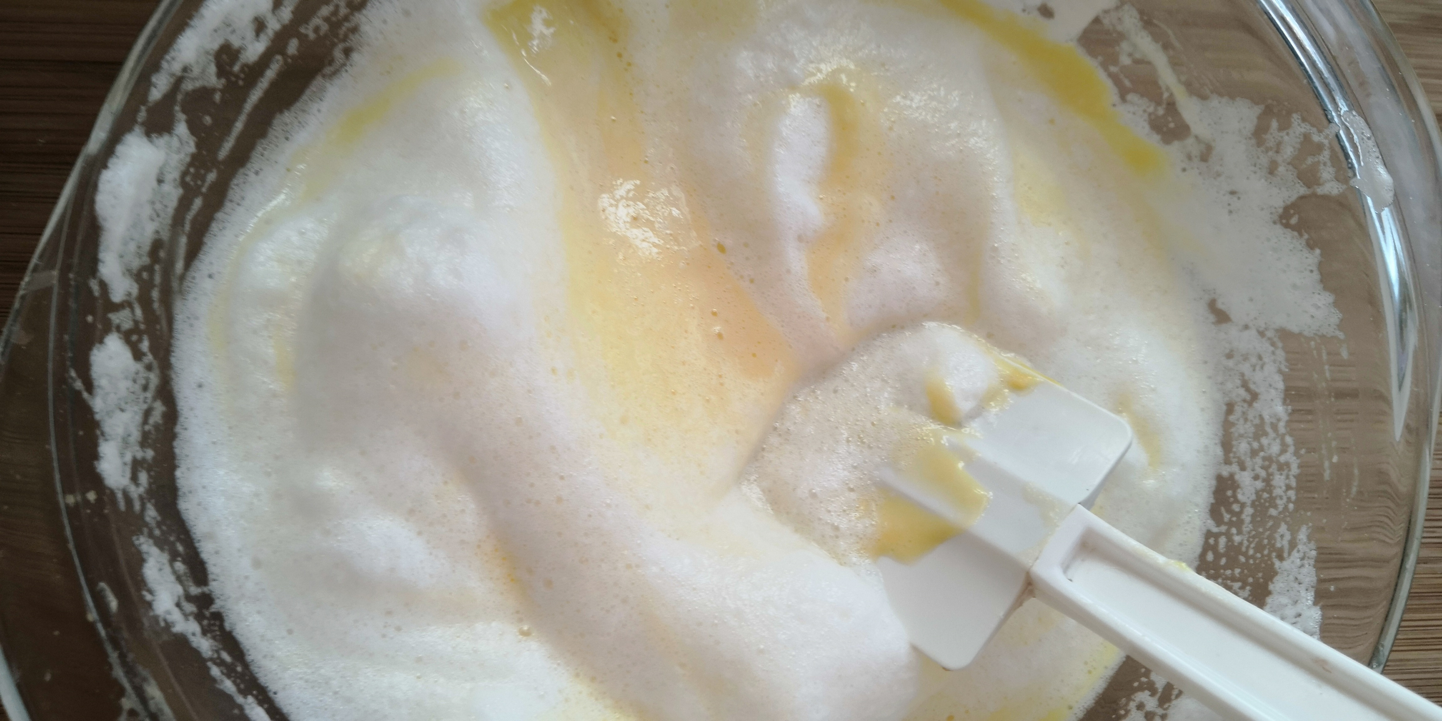 入口即化的蛋糕你们喜欢吗,入口即化不腻的蛋糕叫什么