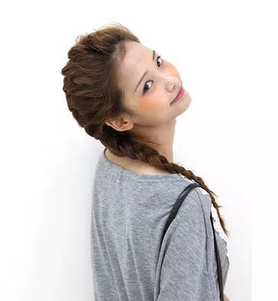 自编蜈蚣辫怎么扎蓬松而好看,蜈蚣辫和反蜈蚣辫