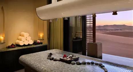 「阿布扎比」与世隔绝,充满神秘色彩の沙漠皇宫酒店