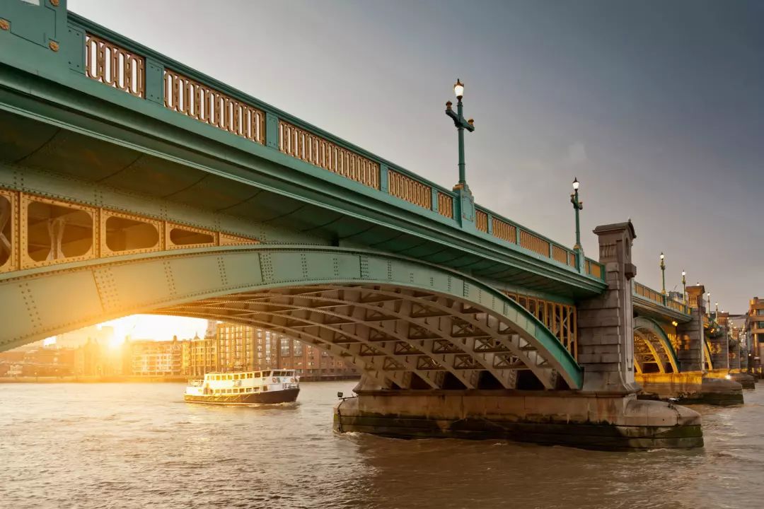 早上吃热干面下午喝信阳毛尖,早上吃热干面