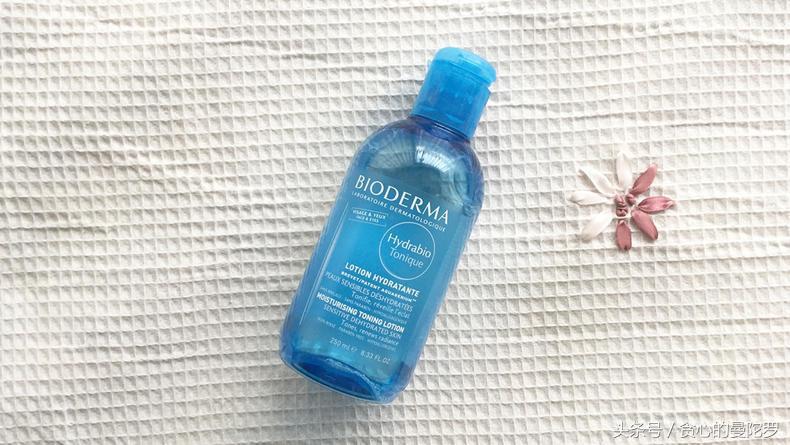 肌肤喝饱水自然白又亮,肌肤喝饱水