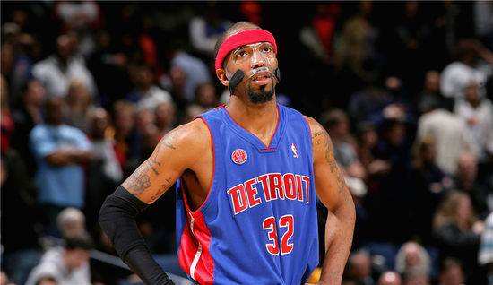 近视能打职业篮球比赛吗,近视还可以打篮球比赛吗