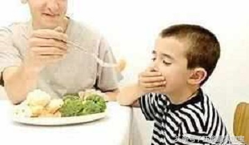 两岁孩子喂饭也不吃,不到2岁的孩子能喂饭吗