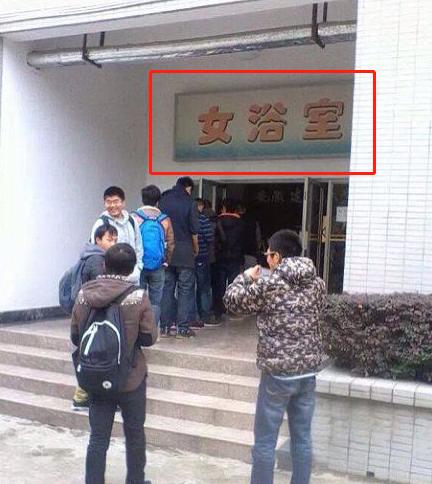 每日端子精选：在网咖当网管，有天十几个小混混要打我朋友……