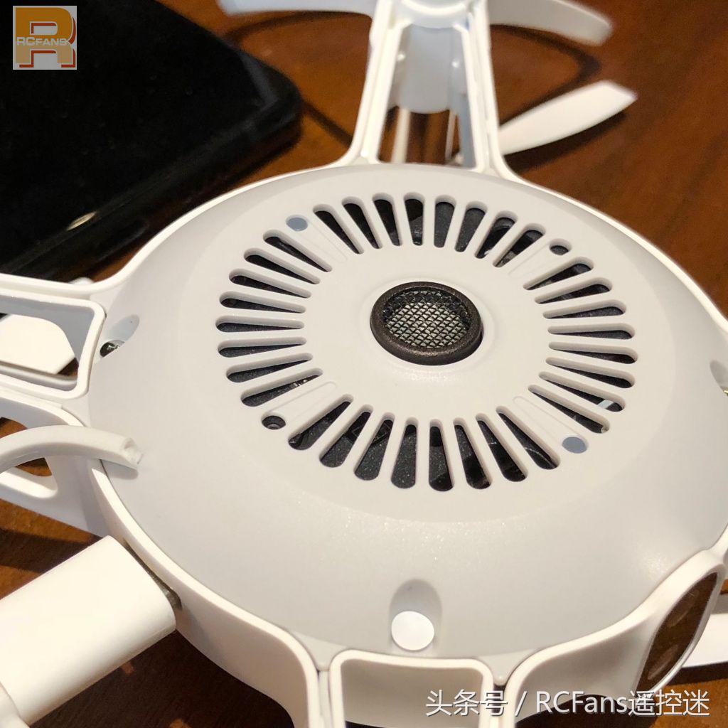 小米米兔无人机室内起飞,米兔遥控小飞机开箱视频