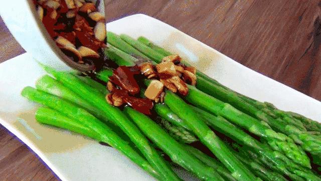 厨师长期炒菜吸油烟的危害,炒菜避免吸入油烟的方法