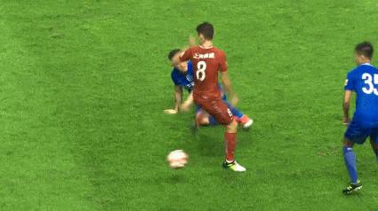 国外业余球员的实力,国外职业足球运动员无对抗射门