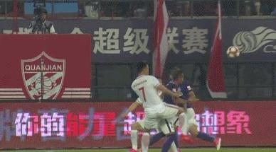 国外业余球员的实力,国外职业足球运动员无对抗射门