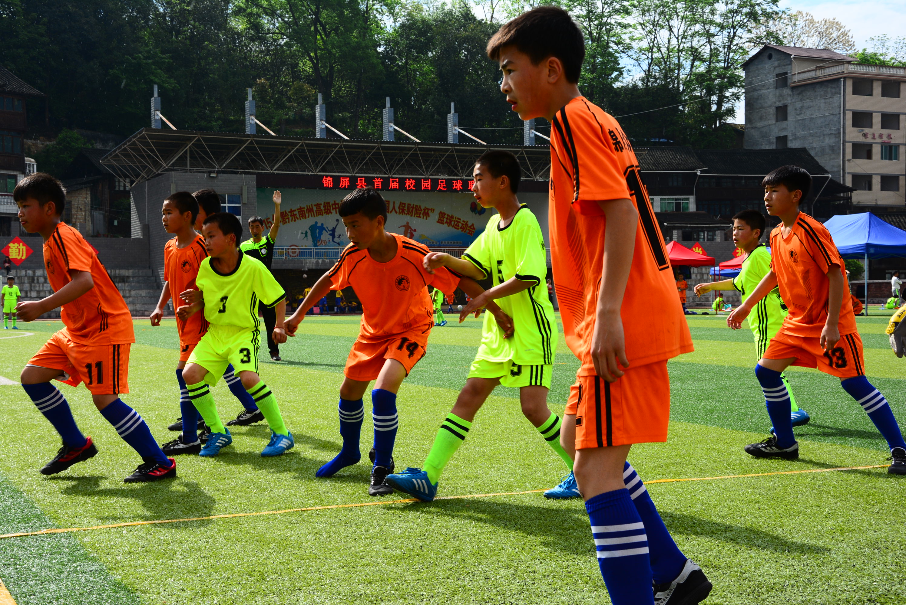 没有田径的足球场,没有足球的足球场