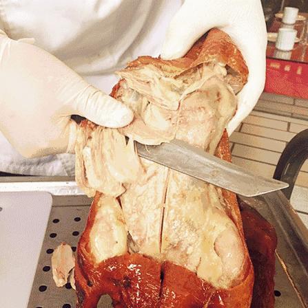 皮酥肉嫩满口留香,正宗的长春烤鸭