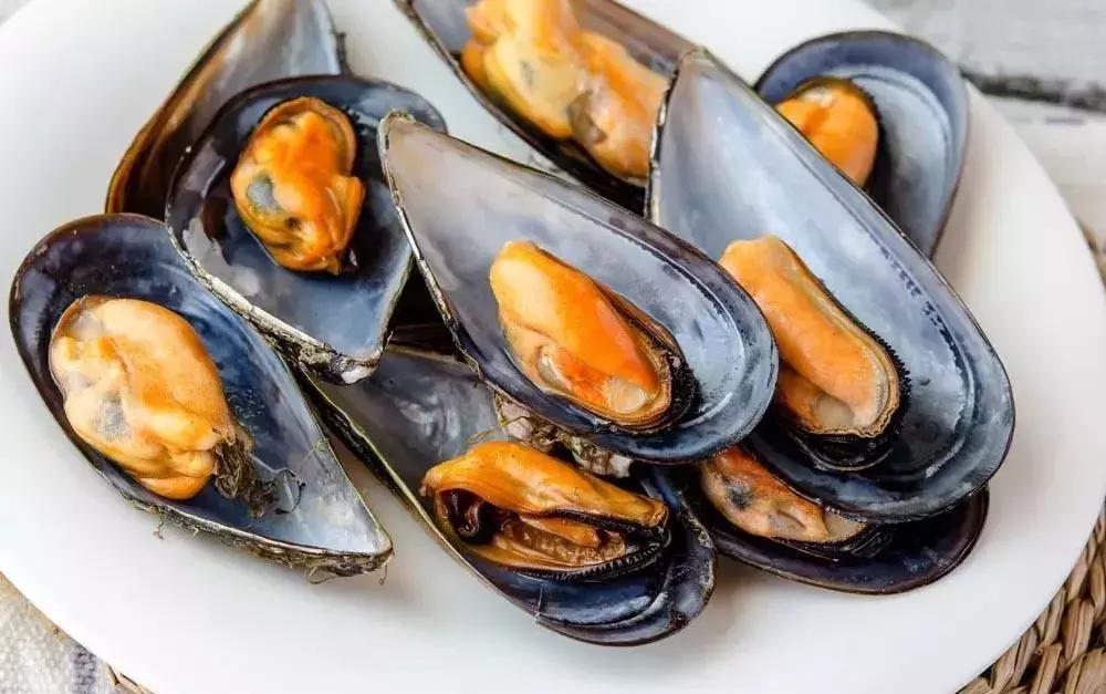 夫妻双双中毒身亡！只因隔夜吃了这东西……很多东北人的最爱！