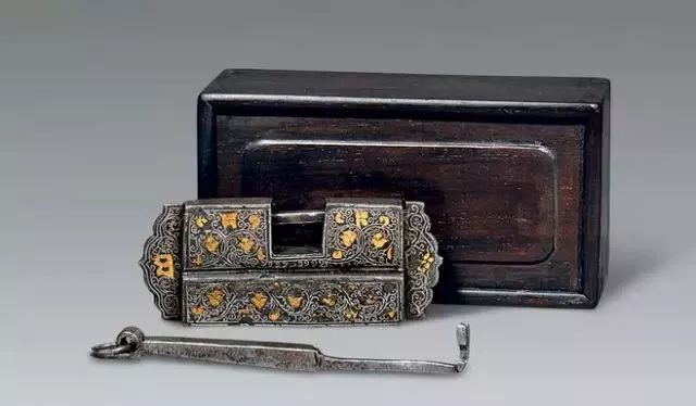 从前的锁古朴图片,庄严古朴的中国锁