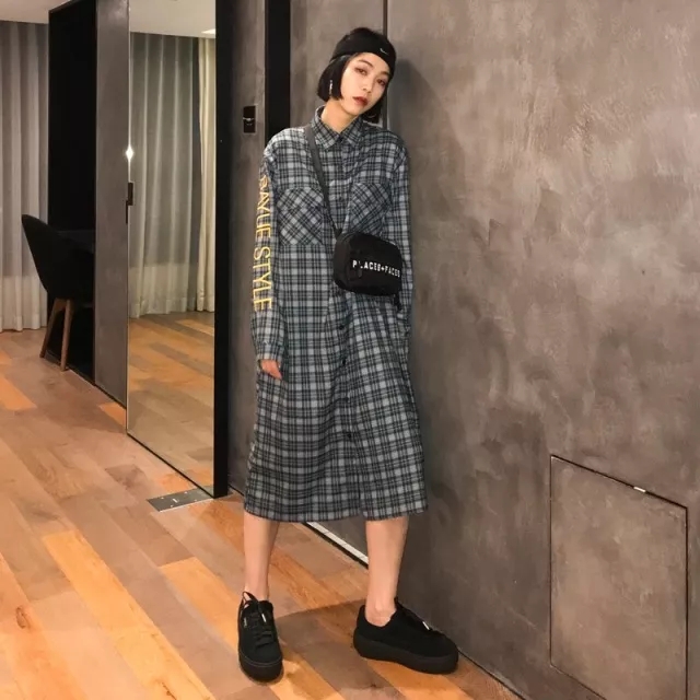 格纹元素撑起时尚,细格纹配条纹