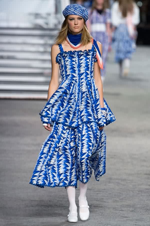 香奈儿巴黎时装秀价值多少,香奈儿巴黎皇宫大瀑布时装秀