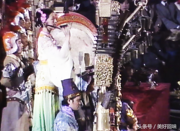 春晚失误的名场面,1984年春节联欢晚会失控视频