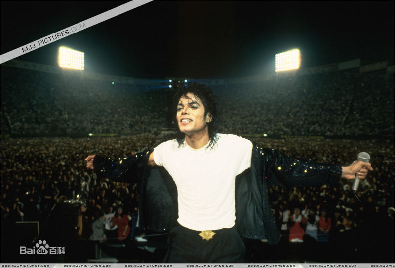 迈克尔杰克逊whoisbad完整版视频,1982迈克尔杰克逊横扫全美音乐奖