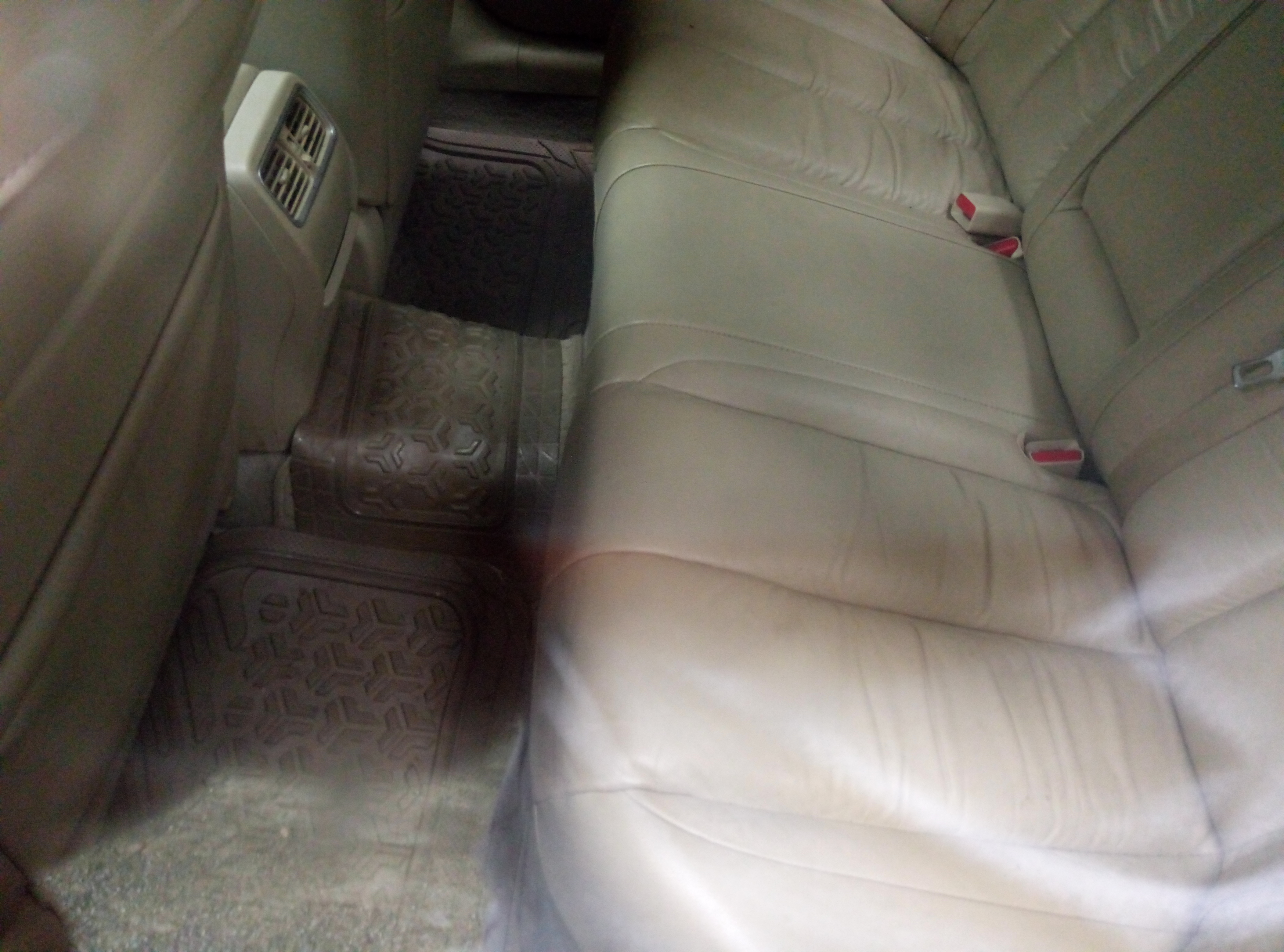 11年2.5天籁卖多少钱,11年的2.5天籁还值得买吗