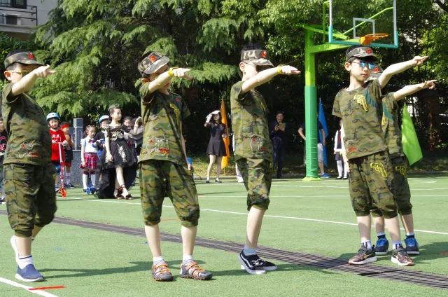 阳光下的成长艺术节,春天里歌唱活动