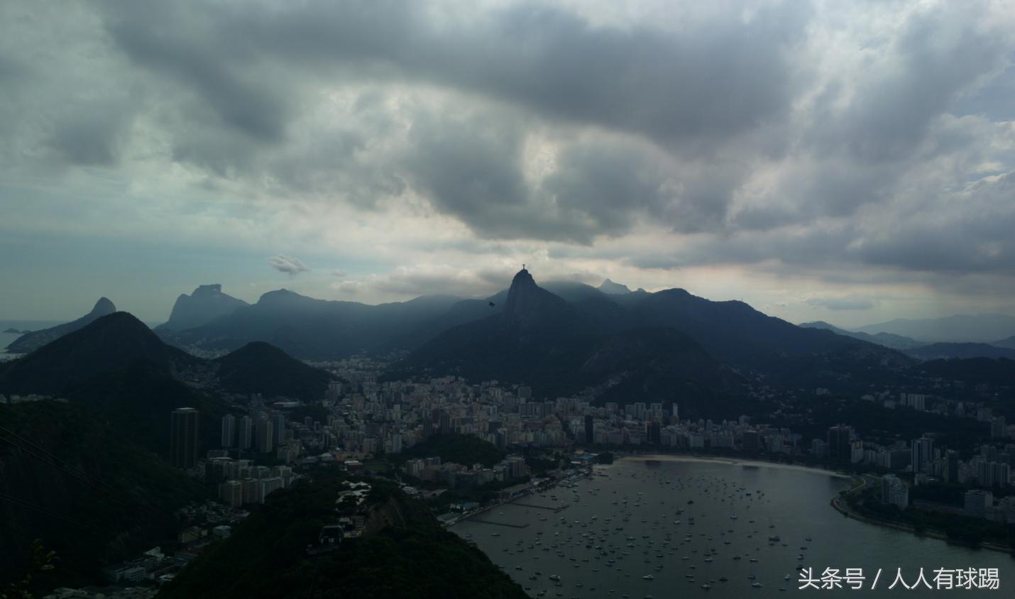 里约热内卢上帝之肩,上帝第七天里约热内卢