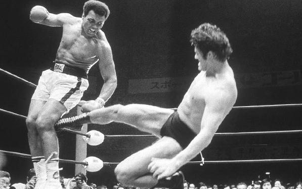 拳王阿里5场输给了谁,拳王阿里被李小龙打过吗