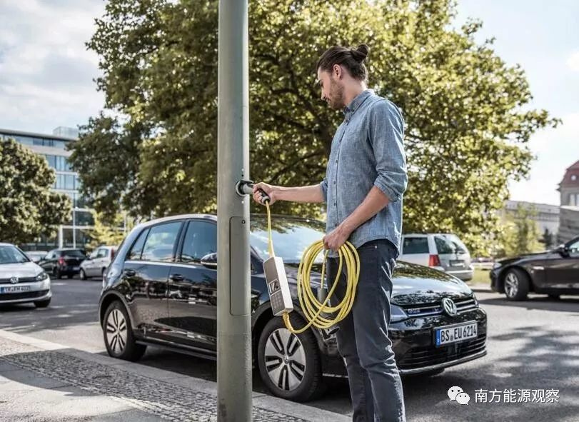 eo图赏｜路灯一秒变充电桩，妈妈再也不怕我的电动车没电了