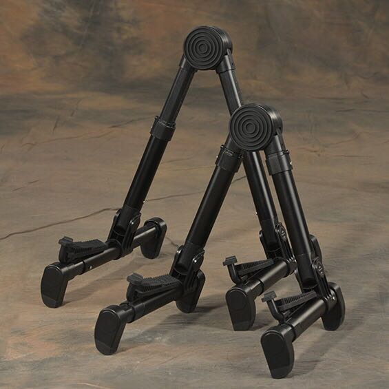 吉他各种效果器都用在哪里,新手弹电吉他一定需要效果器吗