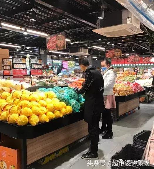 水果店水果陈列摆放销售技巧,20方长方形水果店铺陈列设计