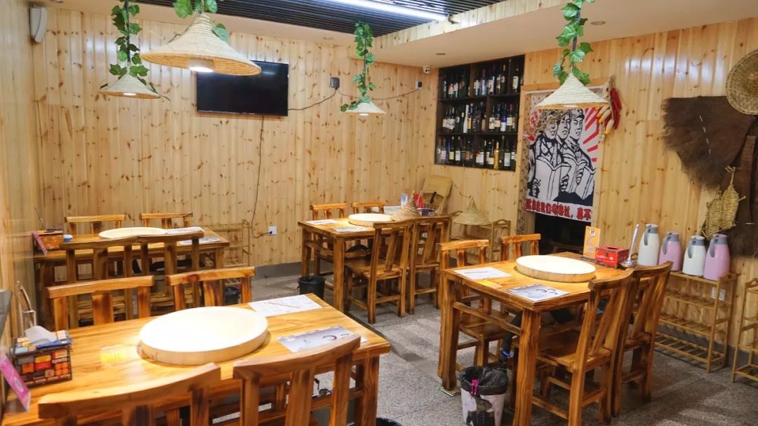 草帽当锅盖的石锅鱼,草帽蒸汽石锅鱼